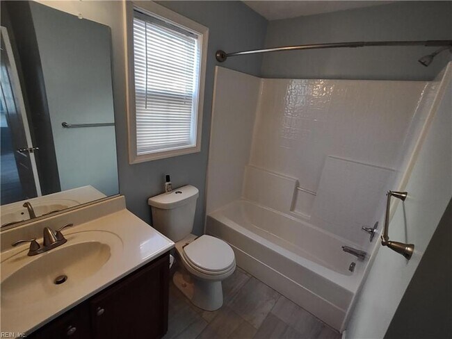 Building Photo - 968 Jenkins Dr