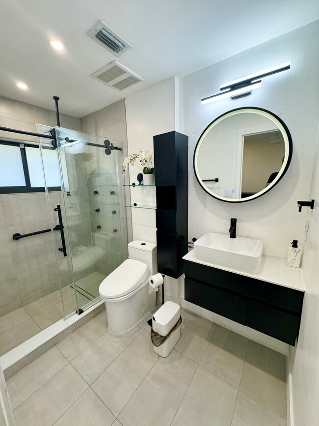 Building Photo - 3936 Arelia Dr S