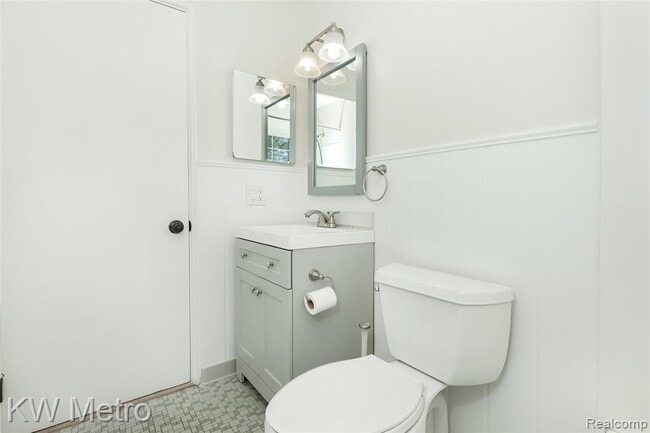 Building Photo - 3220 Shenandoah Dr
