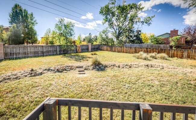 Building Photo - Charming 3 Bed Home Centrally located, Lar...