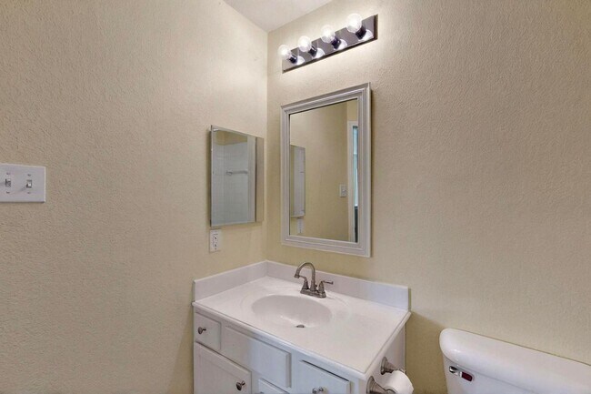 Building Photo - Spacious Family Home with Room to Grow