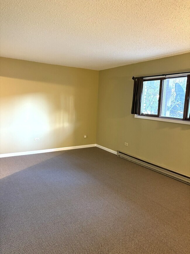 Building Photo - 212 Madison St