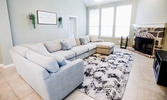 Building Photo - 1733 Rosson Rd