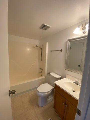 Building Photo - End Unit Townhome for Rent-move in ready N...