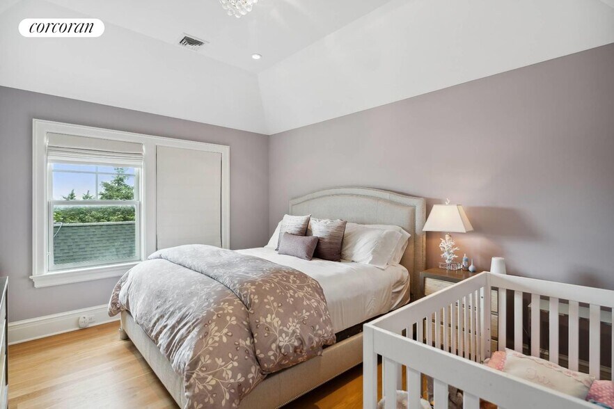 Building Photo - 34 E Beach Dr