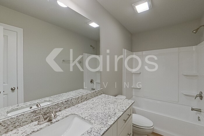 Building Photo - 13769 Pinyon Dr