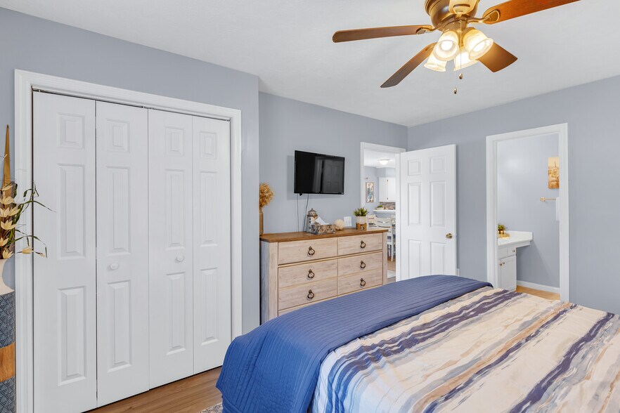 Building Photo - 589 Blue River Ct
