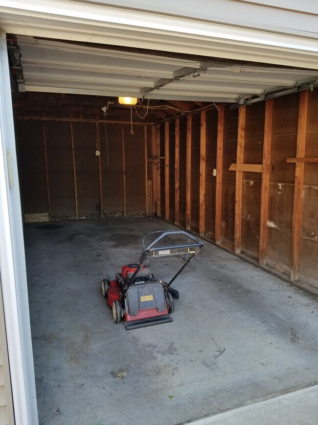 Building Photo - Westgate 205-207