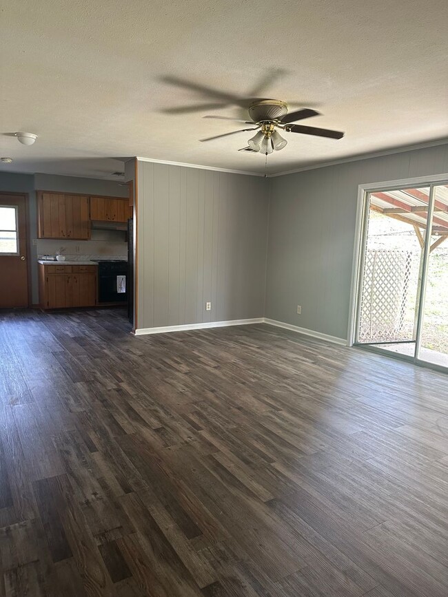 Building Photo - Roomy 3/2, quiet neighborhood/Lawncare inc...