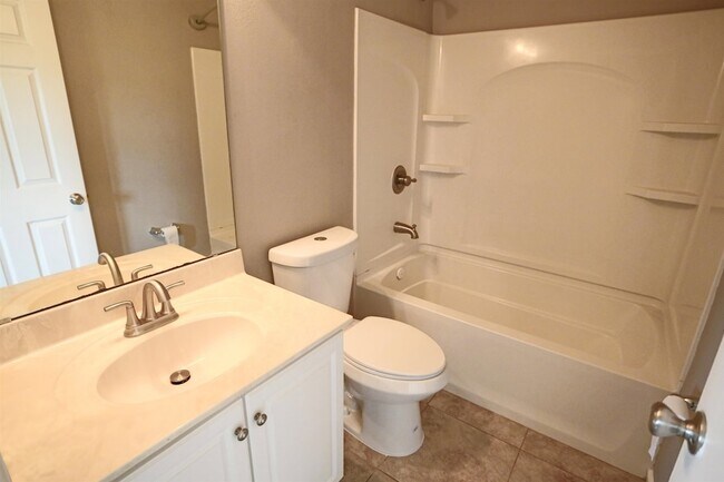 Building Photo - 104 Crete Ct