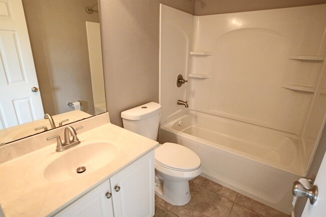 Building Photo - 104 Crete Ct