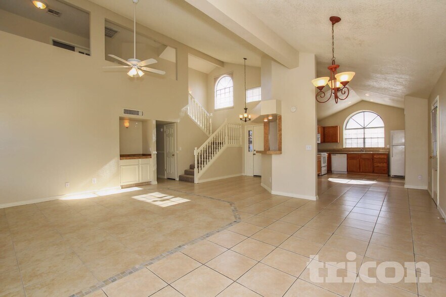 Building Photo - 7434 W Sierra St