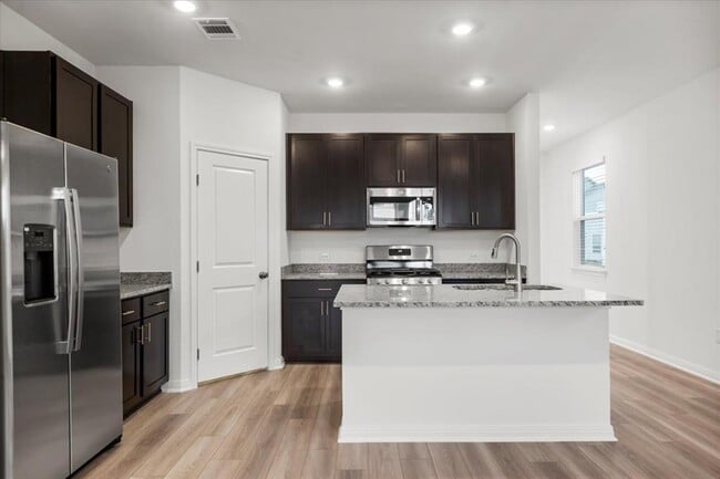 Building Photo - 13916 Ausarina Trce