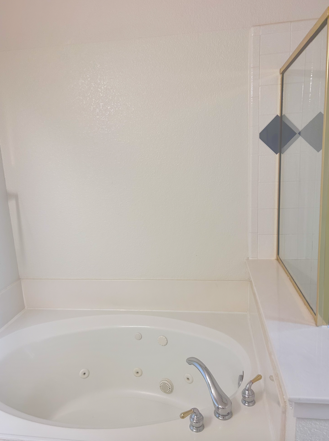 Massage Bathtub Jacuzzi - 4448 Waskom Dr