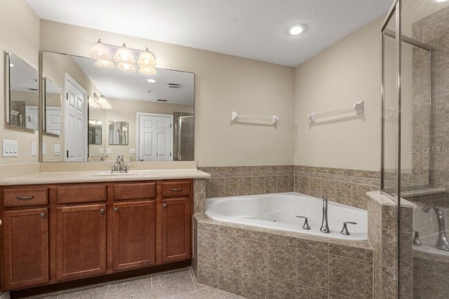 Building Photo - 868 Stonechase Ln