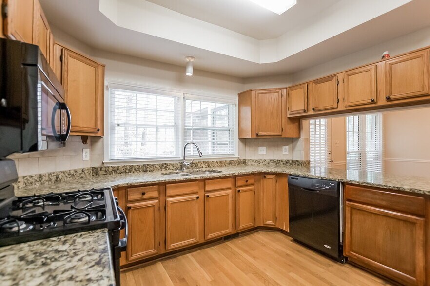 Building Photo - 4118 Huntcliff Dr