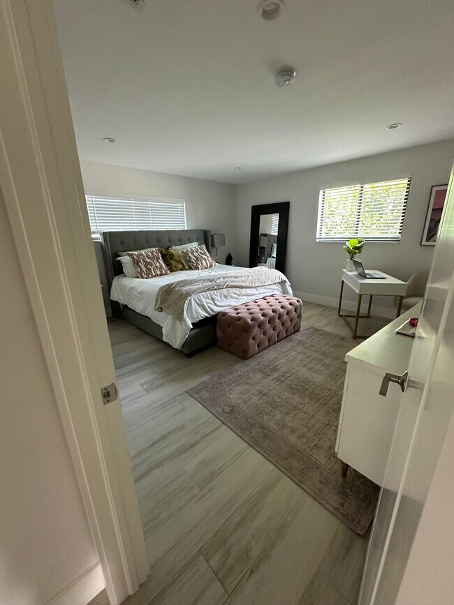 Building Photo - 2539 Wabash Dr