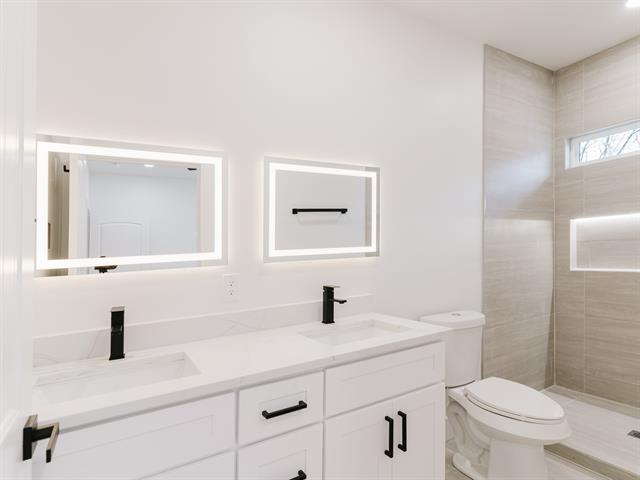 Building Photo - 1007 Strickland St