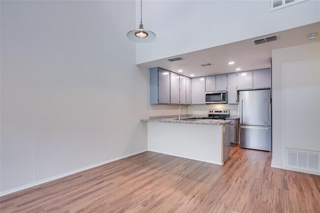 Building Photo - 1748 Ohlen Rd