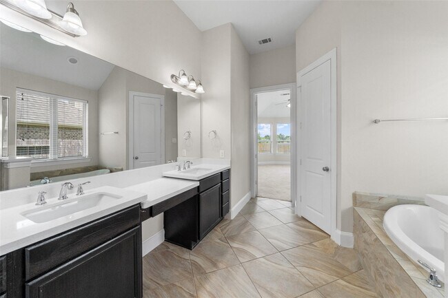 Building Photo - 752 Mayhill Ridge Ln