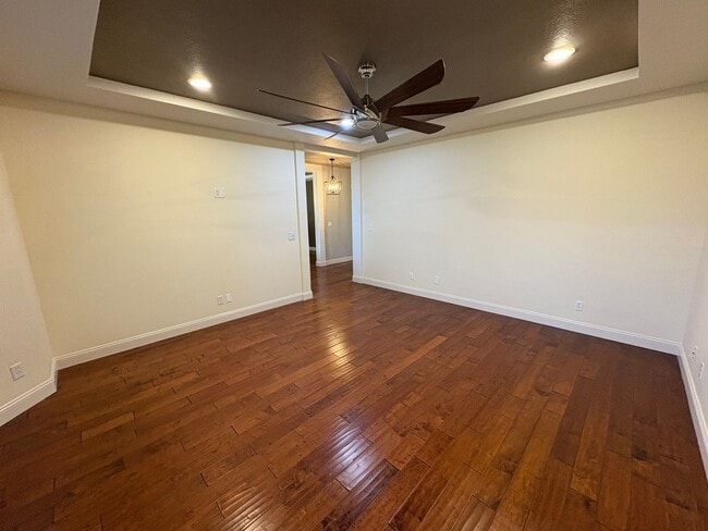 Building Photo - 540 W Birch Ct