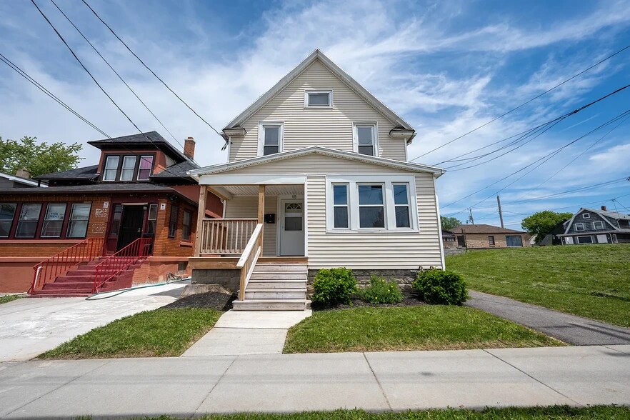 Building Photo - 15 Andrews Ave