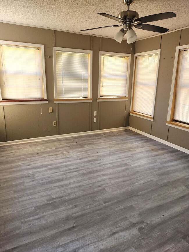 Building Photo - 7188 Pleasant Ridge Rd