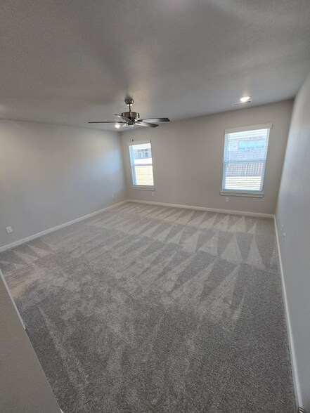 Building Photo - 480 S Benchmark Ln