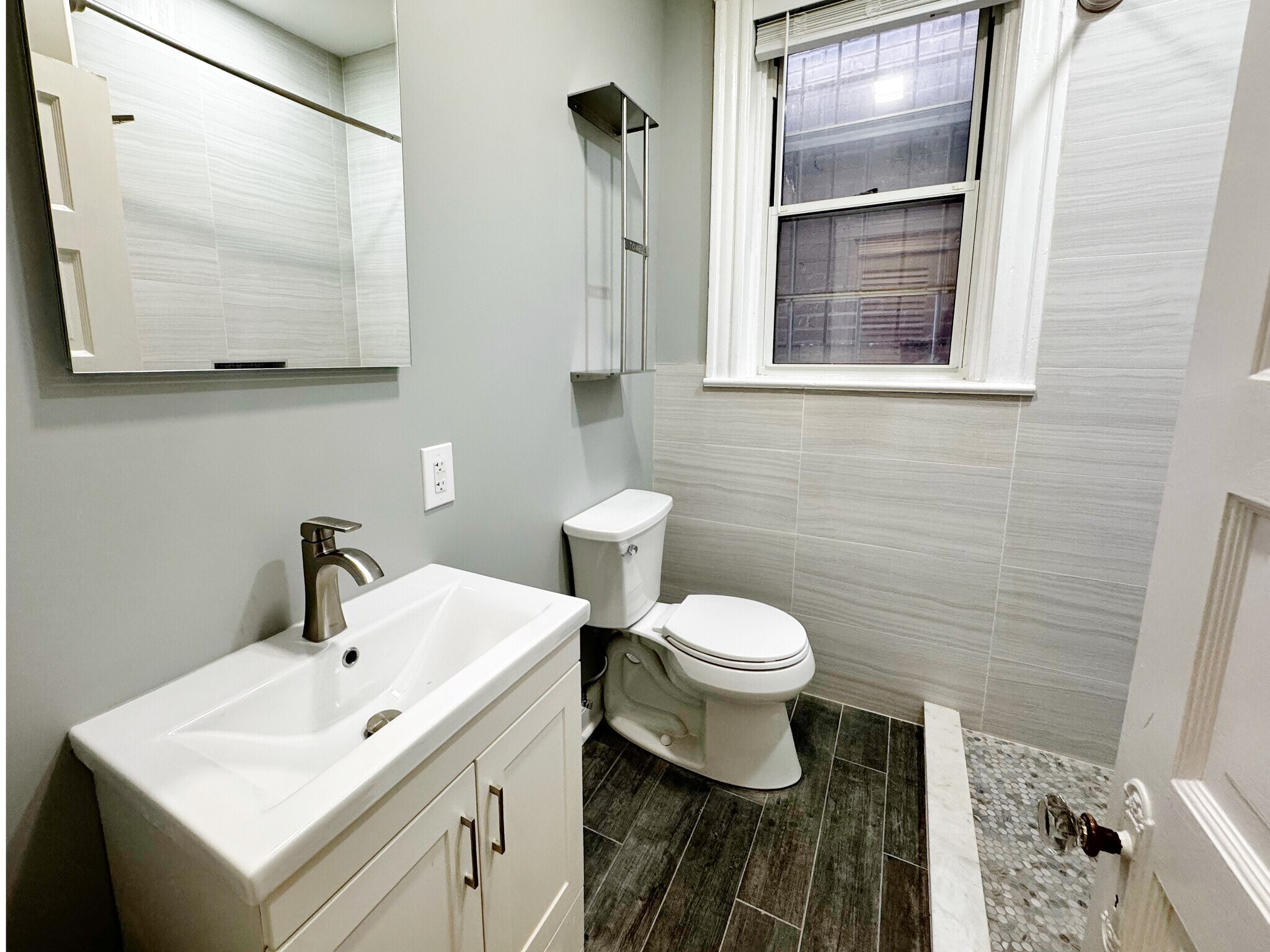 main level bath - 3808 Fairview Ave