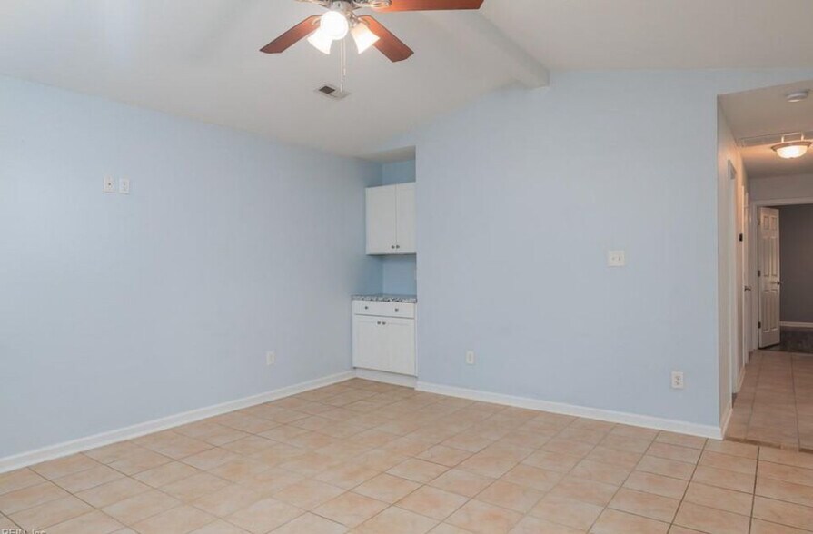 Building Photo - 1307 Eaglewood Dr