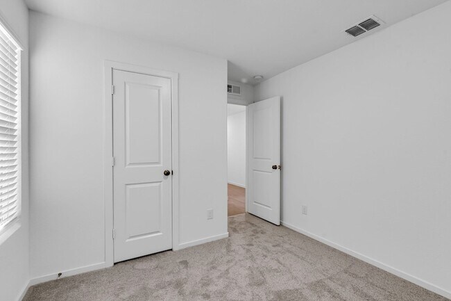 Building Photo - 1624 Baugh St