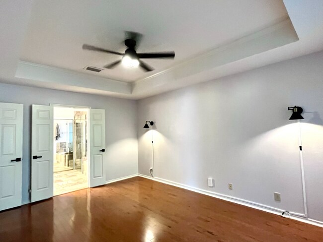 Building Photo - 17915 Crystal Knoll