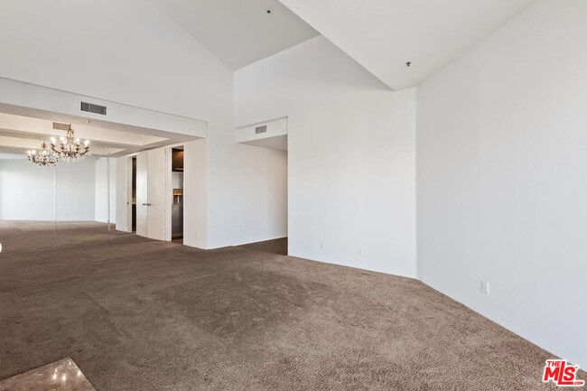 Building Photo - 2102 Century Park Ln