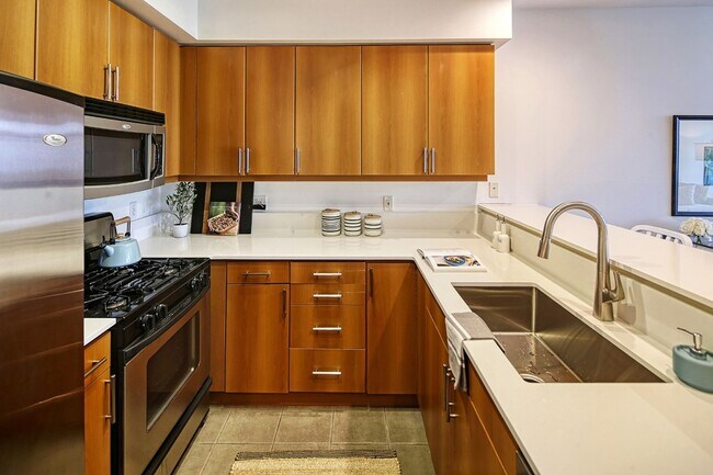 Building Photo - 2Bd/2Ba Seattle Condo