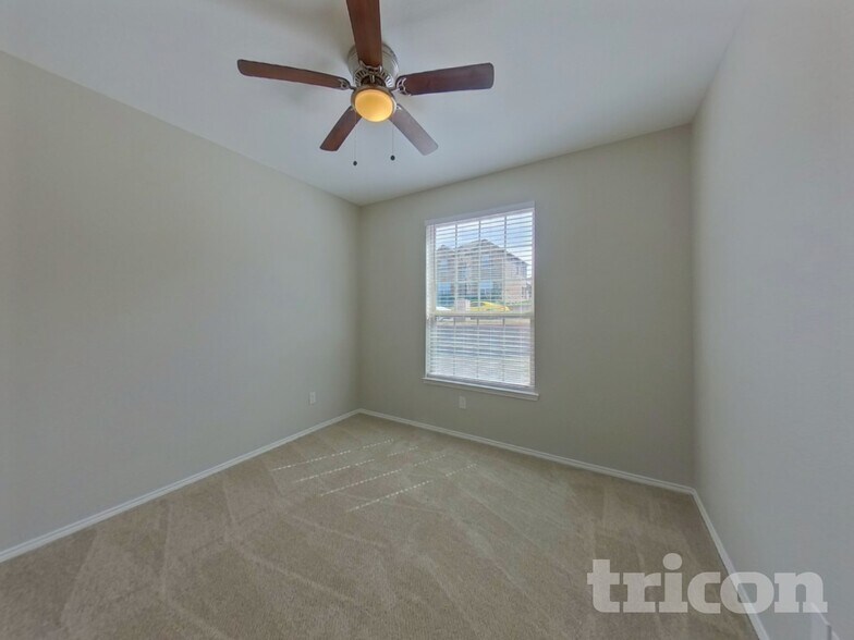 Building Photo - 5816 Burgundy Rose Dr