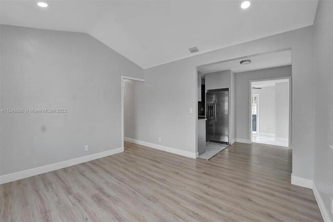 Building Photo - 2134 Dewey St