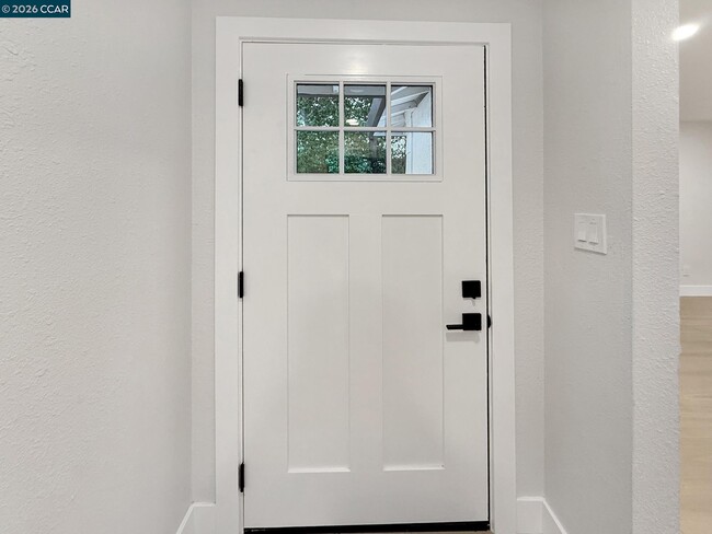 Building Photo - 1158 Jensen Cir