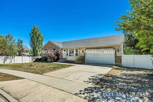 Building Photo - 13863 Kessler Peak Dr