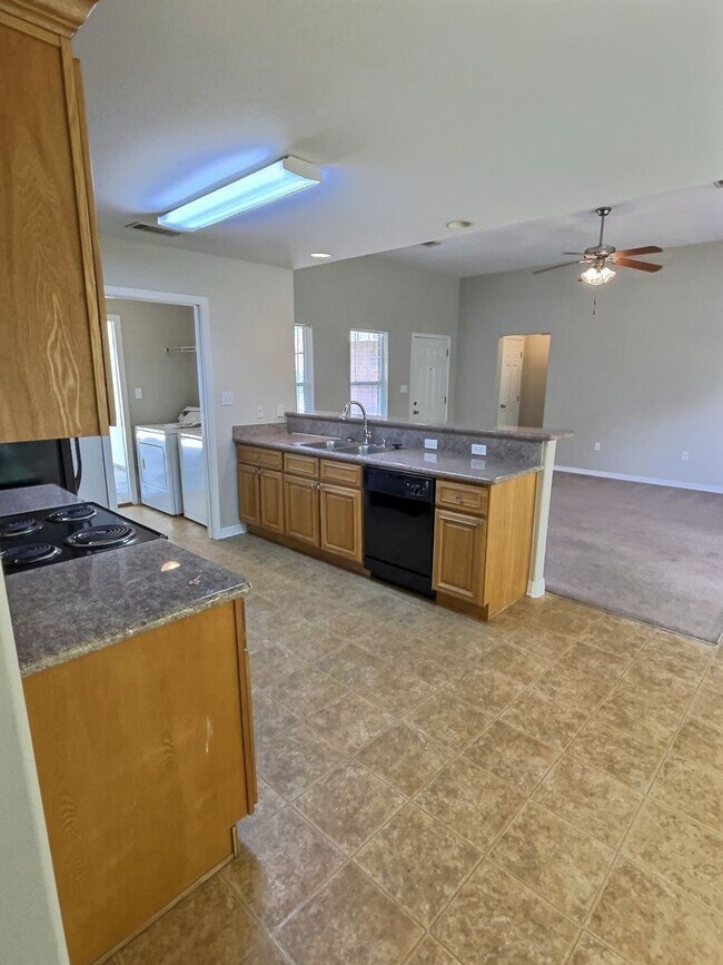 Building Photo - 3/2 home in the Audubon Lake Subdivision in Gulfport, MS