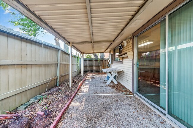 Building Photo - 1535 Beaconshire Rd