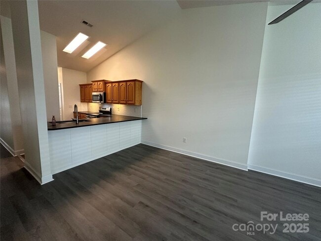 Building Photo - 6277 Alyssum Pl
