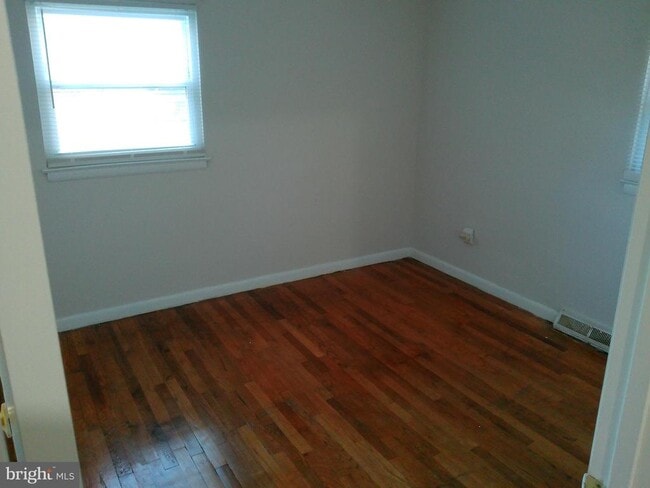 Building Photo - 444 Chestnut St