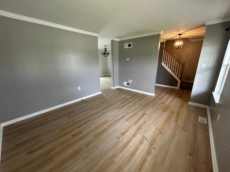 Building Photo - 3703 Wheatland Dr