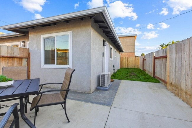 Building Photo - 1135 Florida St