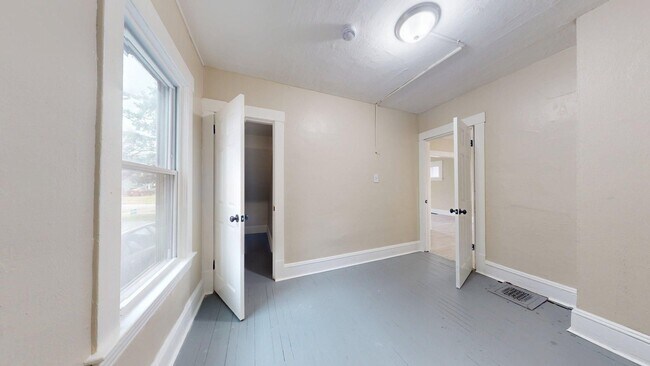 Building Photo - 3865 W 16th St