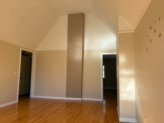 Building Photo - 59 Montowese St