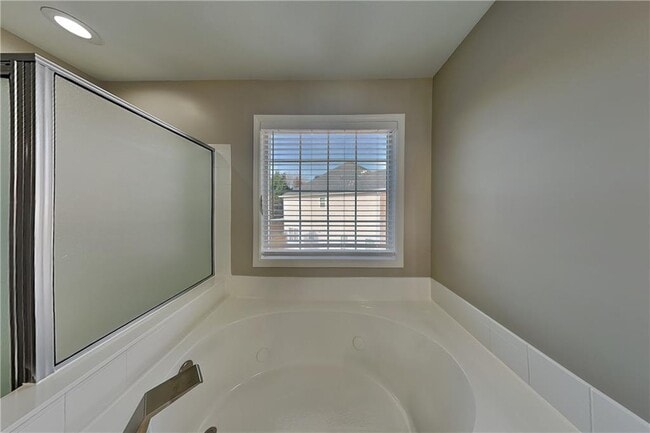 Building Photo - 401 Martin Field Ct