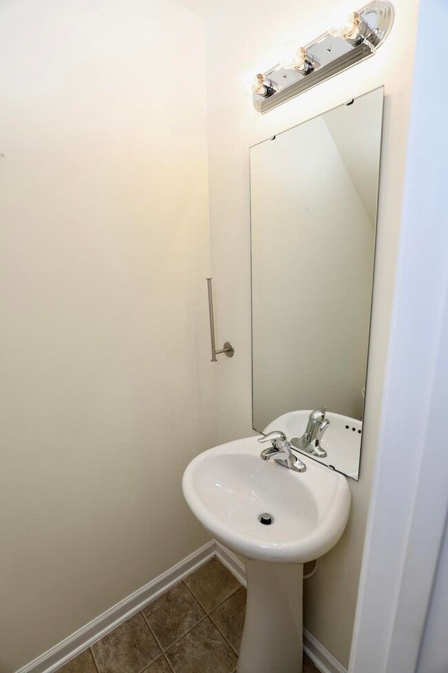 Building Photo - 1761 Nicholas Dr