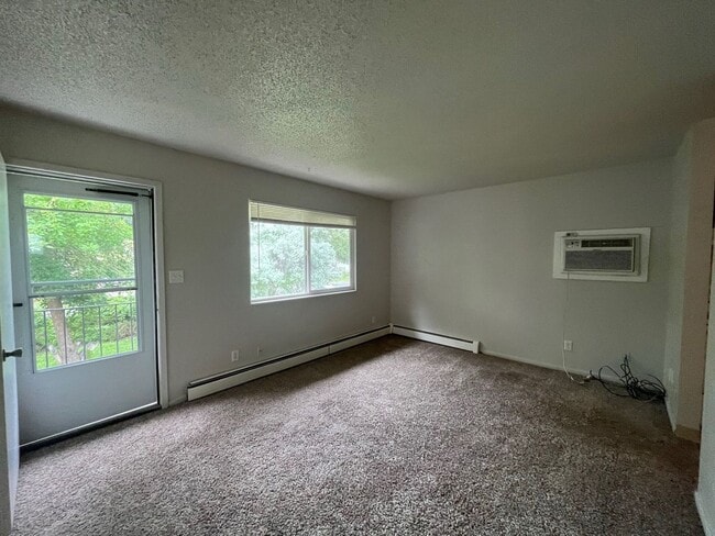 Building Photo - Great Condo in Laporte