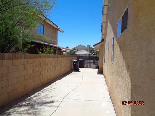 Building Photo - Cute single story home on cul-de-sac stree...
